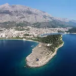 By The Sea - 6843 Makarska