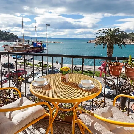 Appartement By The Sea - 6843